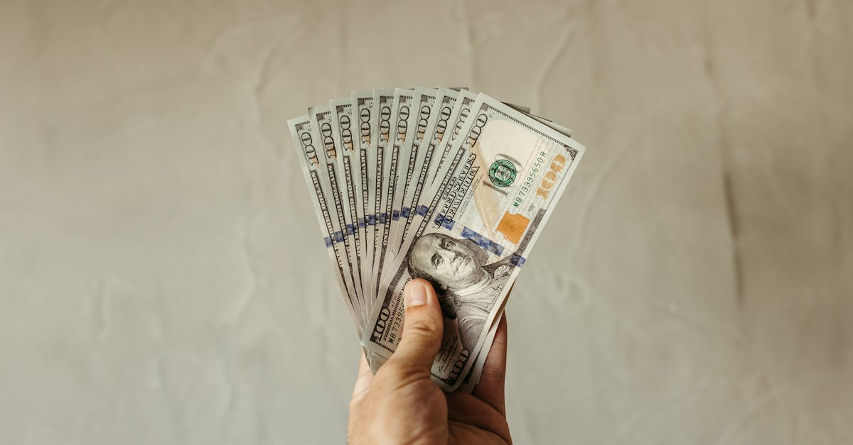 découvrez tout ce qu'il faut savoir sur les virements bancaires : fonctionnement, avantages, délais et frais pour transférer de l'argent en toute sécurité.