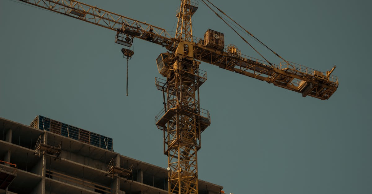 expert en économie de la construction, spécialisé dans l'estimation des coûts, la gestion financière et l'optimisation des projets de construction pour assurer leur rentabilité et leur succès.