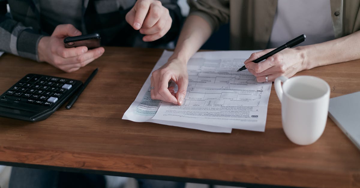 découvrez tout ce qu'il faut savoir sur les taxes : définitions, types, calculs et conseils pour optimiser votre fiscalité.